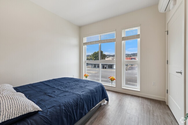 1BR, 1BA - 453SF: Bedroom - El Camino Real