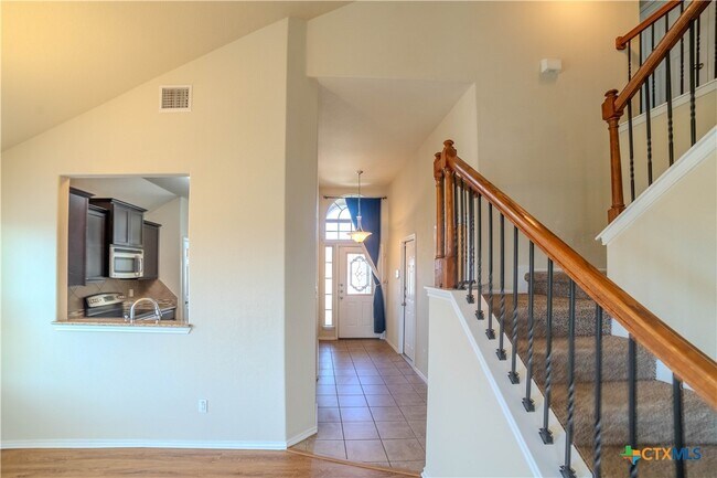 Building Photo - 6604 Katy Creek Ln