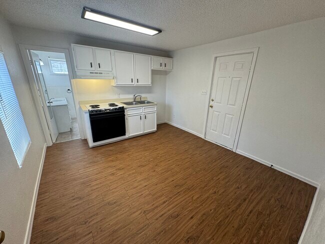 Foto del edificio - 2423 26th St