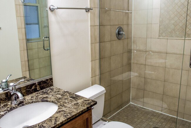 Foto del edificio - 849 W Wellington Ave