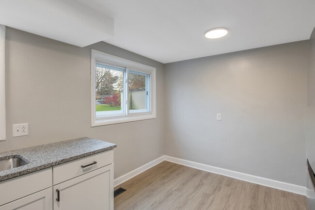 Building Photo - Bellewood Apartments