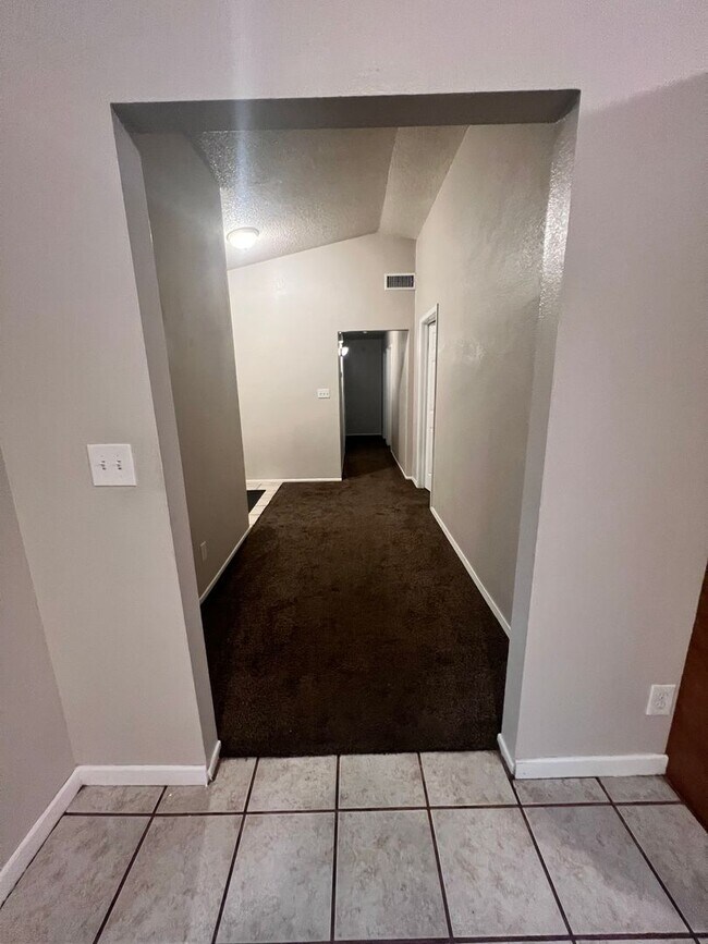 Building Photo - 3520 Sesame St
