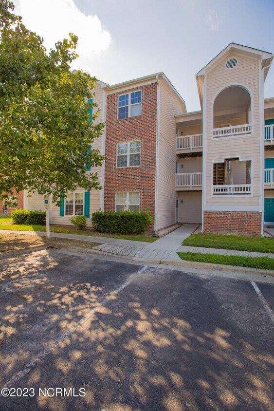 713 Clearwater Ct Unit E, Wilmington, NC 28405 Condo for Rent in