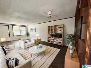 Building Photo - 1700 Greenbrier Dear Rd