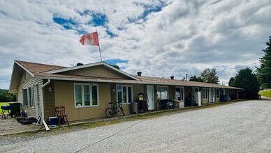 Building Photo - 534 Rue Principale