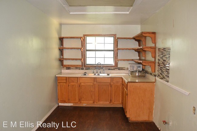 Building Photo - 5 br, 2 bath House - 367 Rosebud Lane