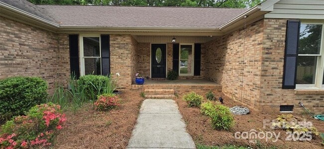 Building Photo - 413 Parallel Dr
