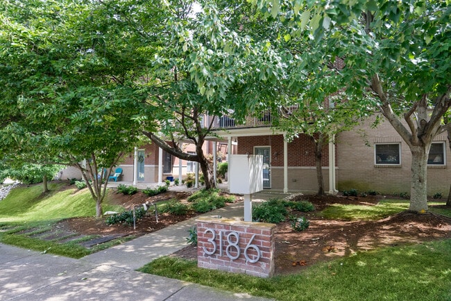 Building Photo - 3186 Parthenon Ave