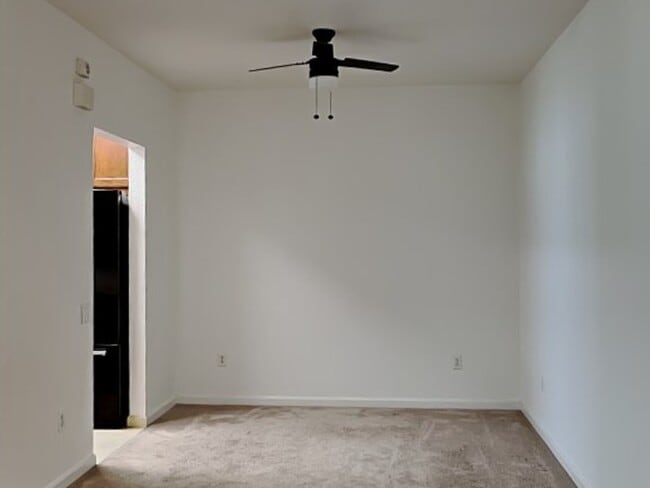 Building Photo - 5049 Maxon Terrace