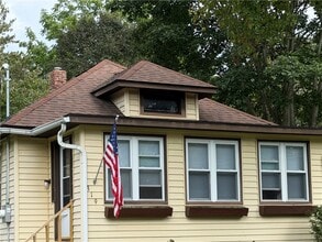 Building Photo - 319 Bonaview Ave