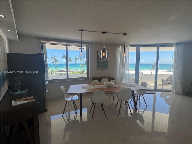 Foto del edificio - 5161 Collins Ave