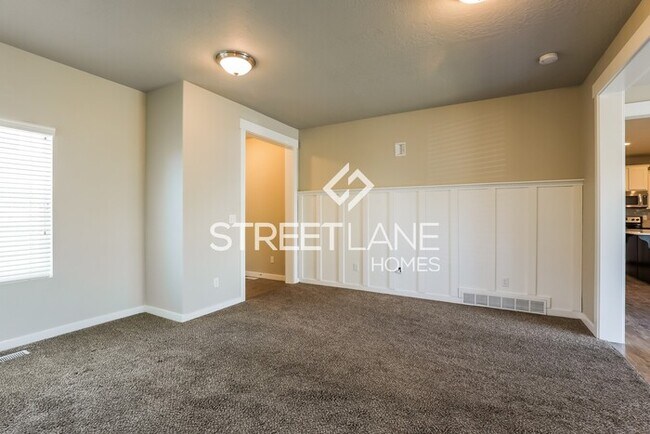 Foto del edificio - Now offering first full month's rent FREE!!