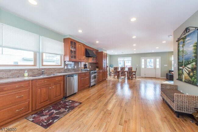 Foto del edificio - 21 Phoenix Ave