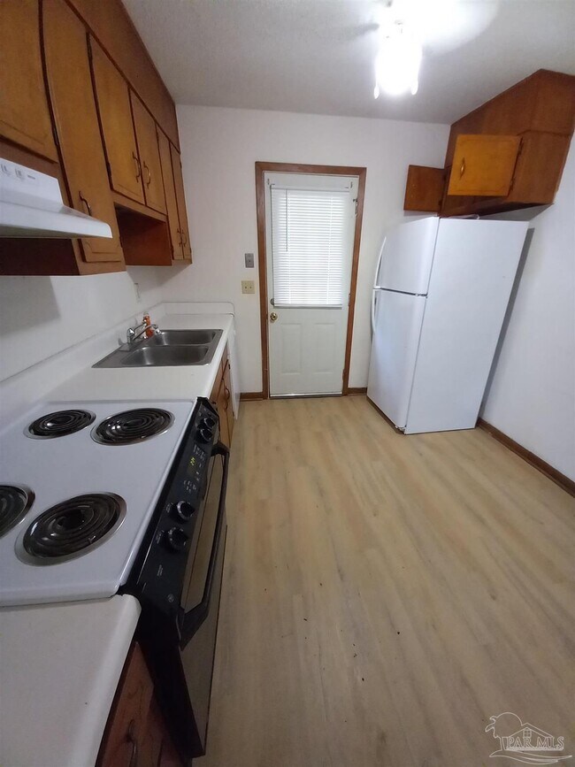 Foto del edificio - 802 Mills Ave