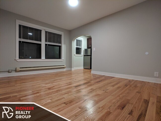 Foto del edificio - 4542 N Damen Ave