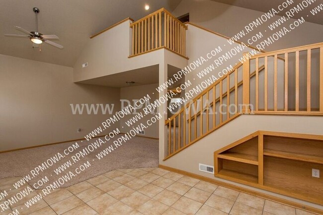 Foto del edificio - WAUKEE SCHOOLS!! 3 Bedroom, 2.5 Bath Townh...