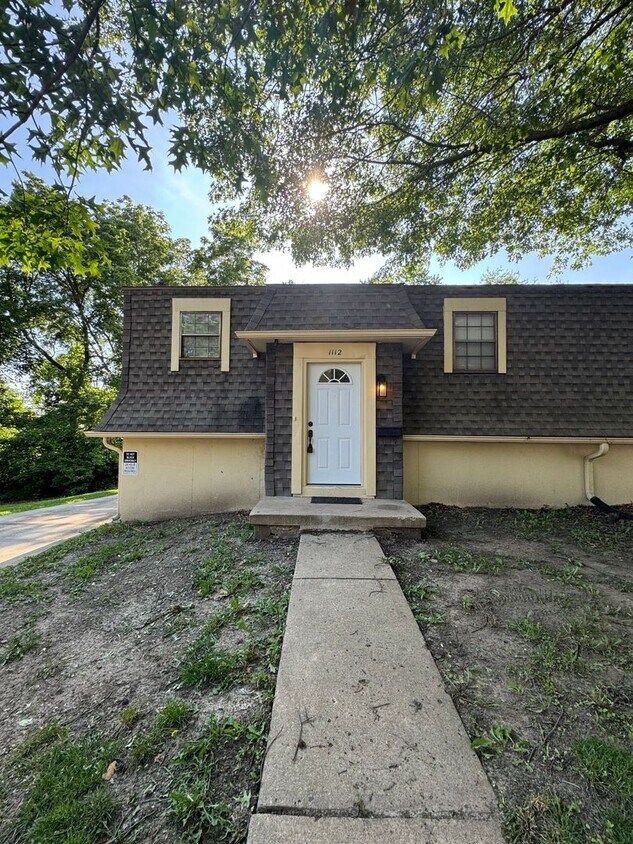 Primary Photo - 3/2 duplex in Independence