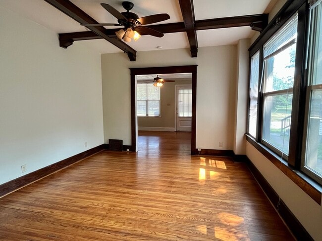 Foto del edificio - 306 E Scarritt St