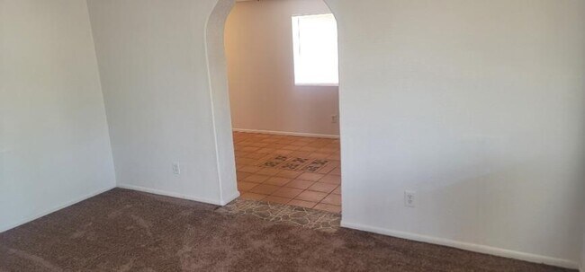 Foto del edificio - 4 bedroom in Glendale AZ 85301