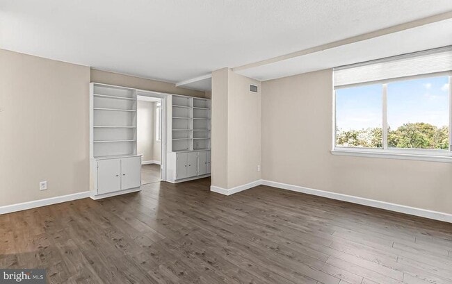 Foto del edificio - 501 Slaters Ln