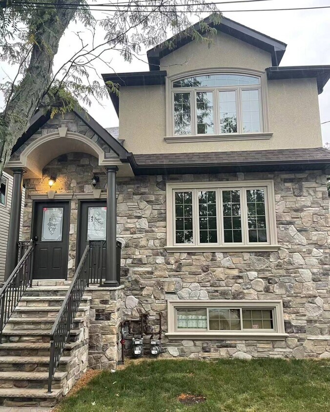 Foto principal - 65 Holcomb Ave