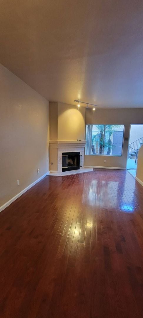 Building Photo - Updated 2 Bed, 2 Bath 2-Story Condo with Garage