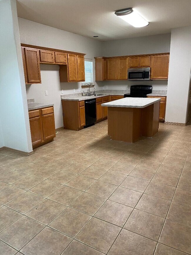 Building Photo - 21123 Sweet Blossom Ln