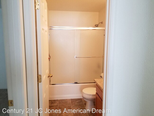 Building Photo - 2 br, 2 bath House - 1129 Willow Lane  #8