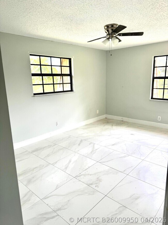 Foto del edificio - 4121 Oak Terrace Dr
