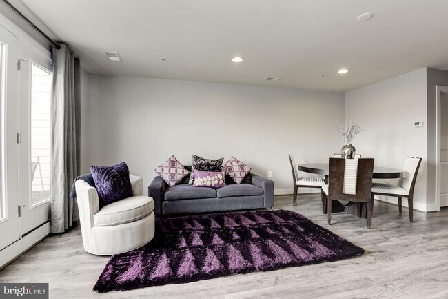 Foto del edificio - 2102 Main Line Blvd