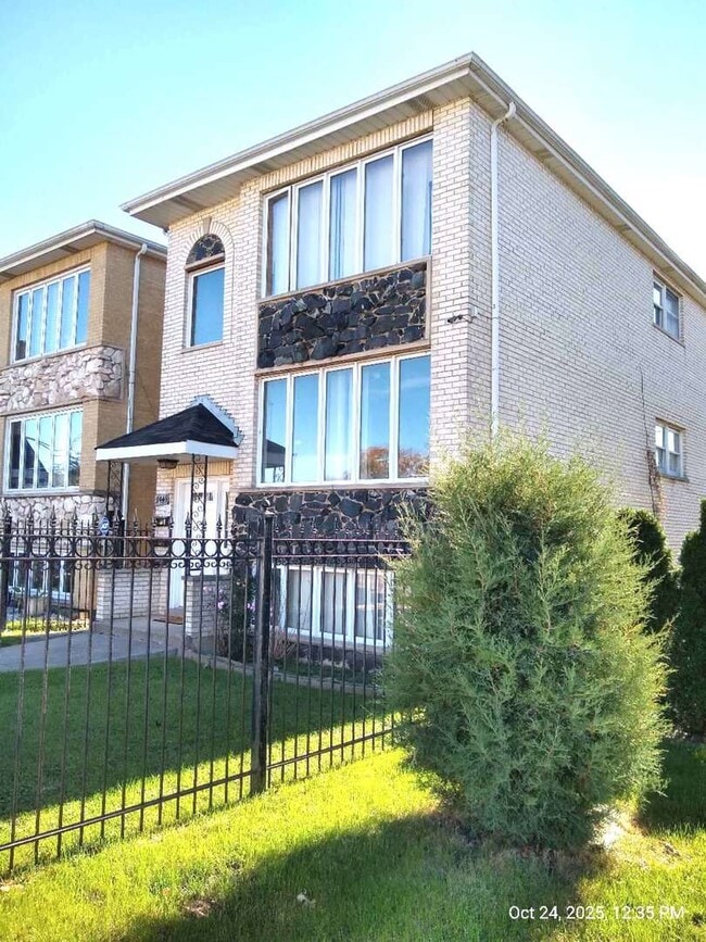 Foto del edificio - 7445 W Belmont Ave