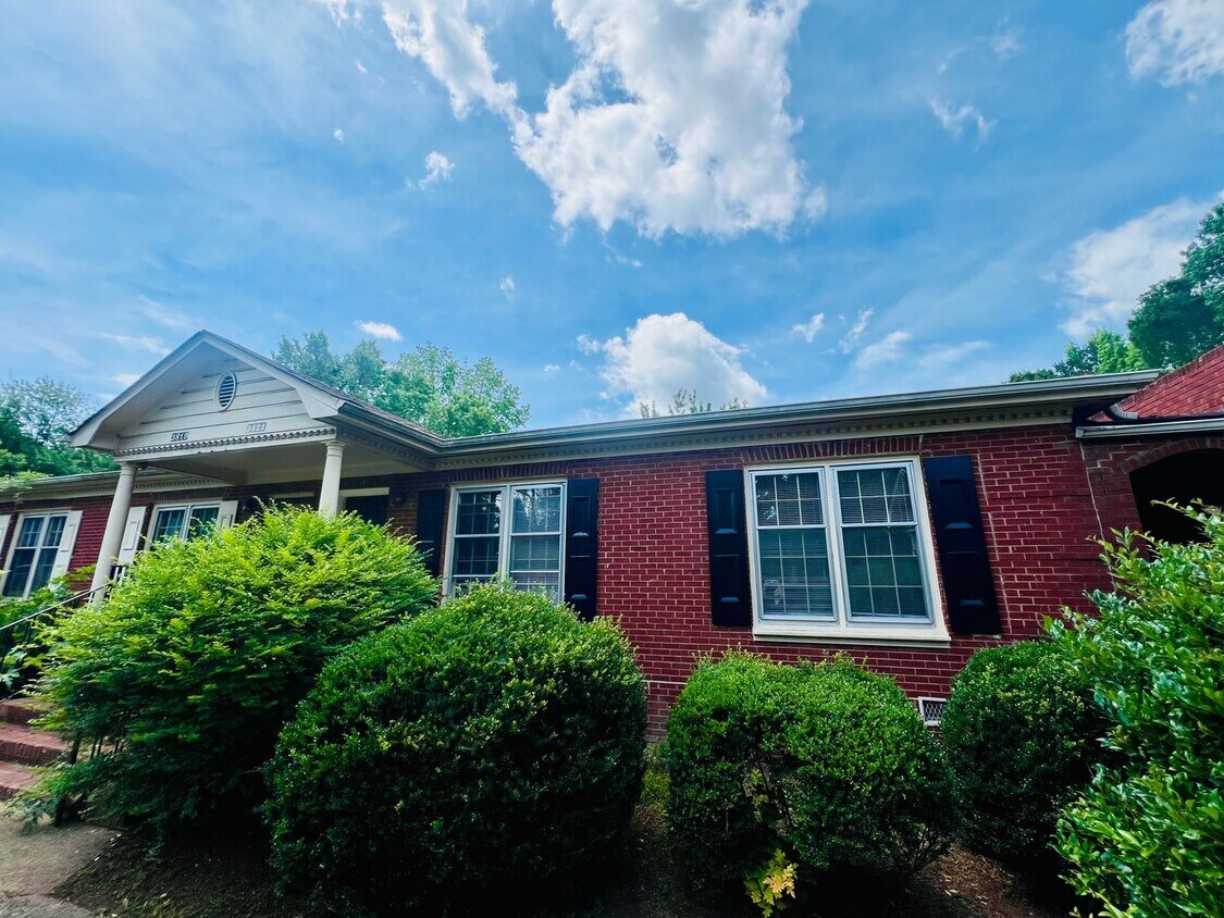 Foto principal - 3821 Rosehaven Dr