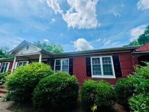Building Photo - 3821 Rosehaven Dr