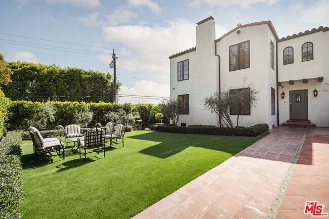 Foto del edificio - 1009 Carol Dr