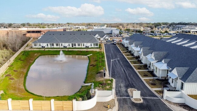 Foto del edificio - Brand New Single Story Townhome in Gated Community