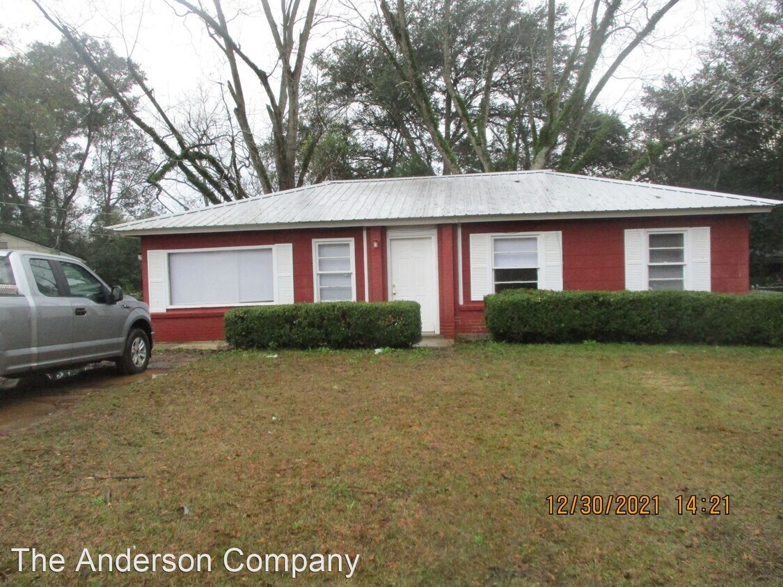 Primary Photo - 3 br, 1 bath House - 301 Sunset Ln.