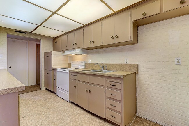 Building Photo - 2225 W Wood Dr