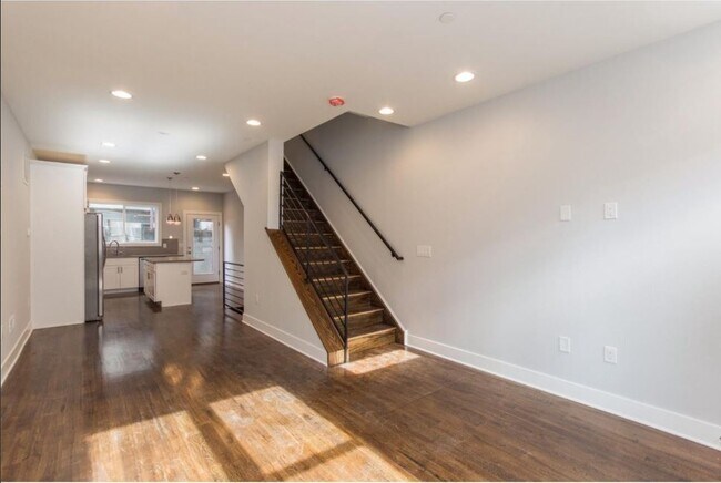 Photo - 1227 Peters St House