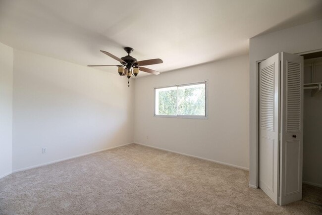 Large bedrooms - 1626 W Campbell Ave