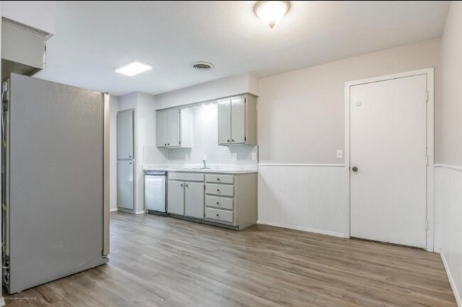 Foto del edificio - 611 Butterfield Trail