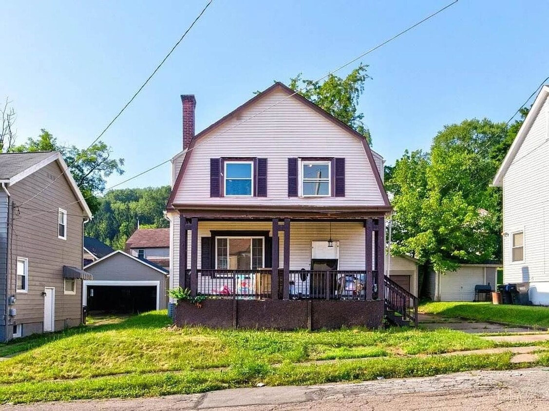 Primary Photo - 4BD/2BA Home for Rent in Aliquippa PA