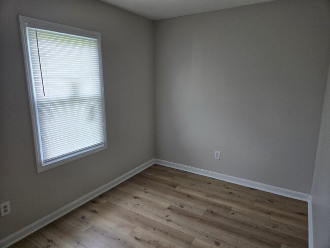 Building Photo - 4803 E Indian Trail
