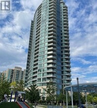 Building Photo - 18 Holmes Ave