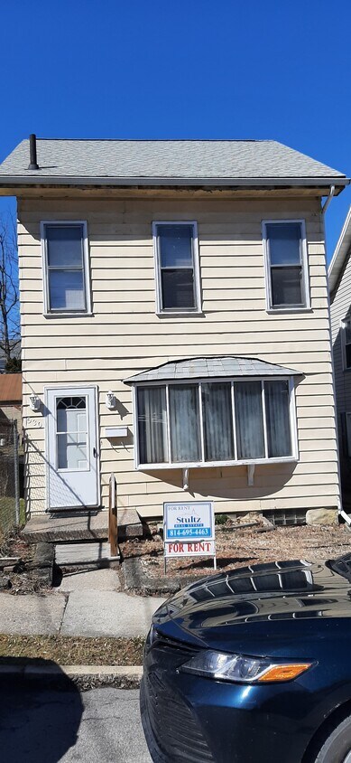 Primary Photo - 530 21st Ave
