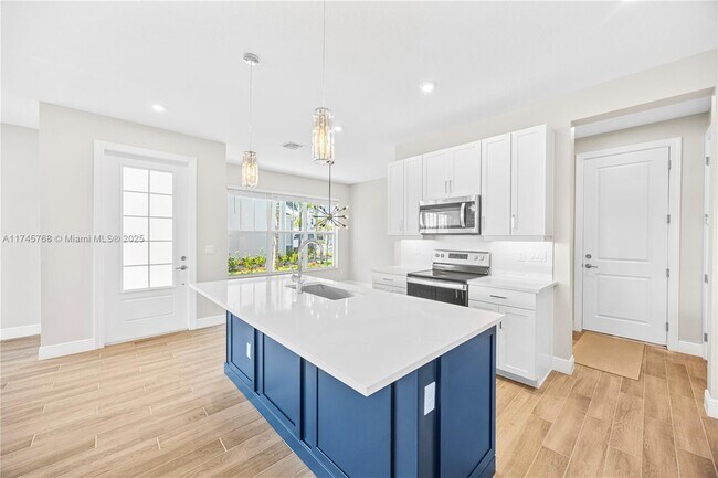 Building Photo - 3542 NW Solange Ct