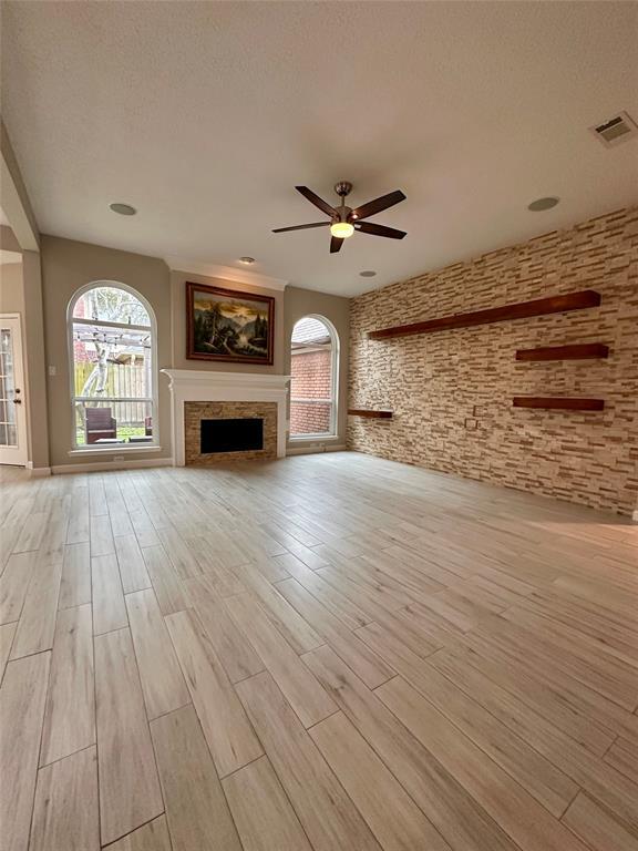 Foto del edificio - 1326 W Forest Dr