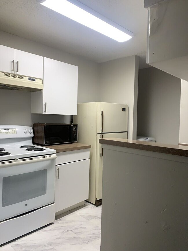 Foto del edificio - 1 bed/1bath at Lakewood Park Condominium i...