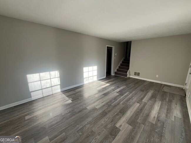 Foto del edificio - 6653 Bedford Rd