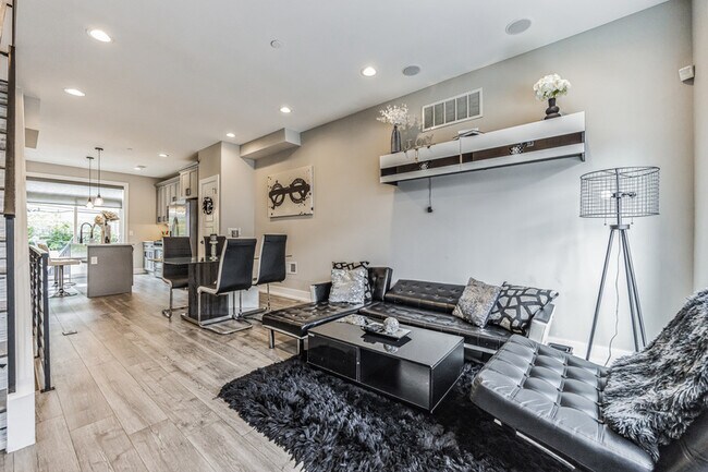 Foto del edificio - 704 Cantrell St