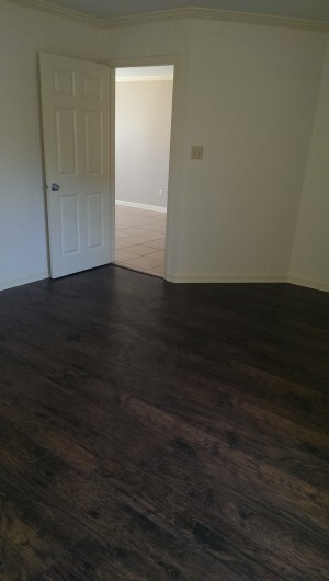 Building Photo - 210 Village Square Dr